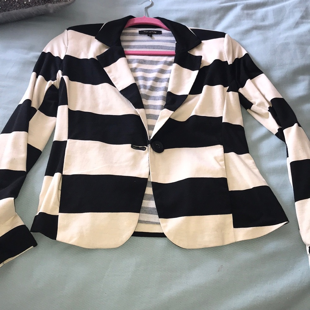 Blazer - Picture 2 of 3